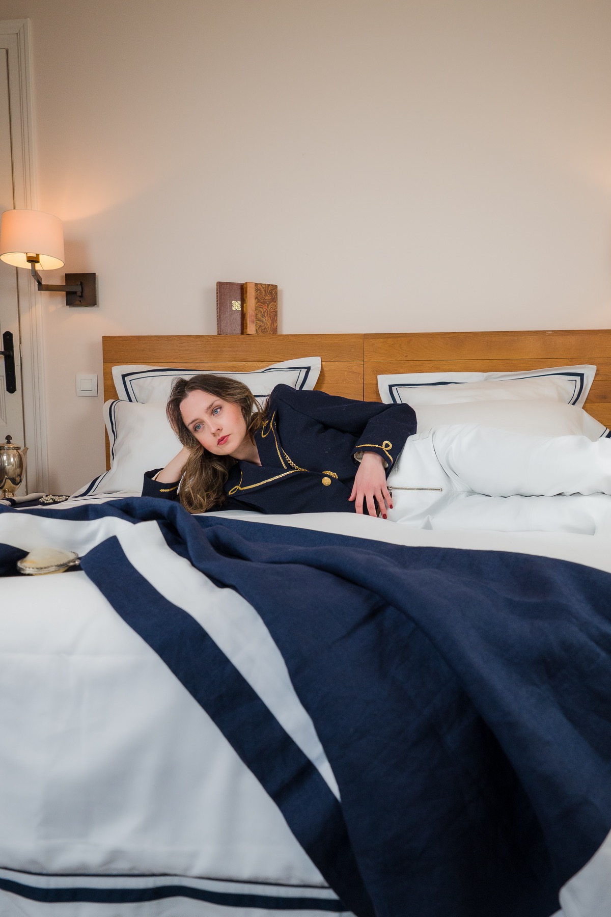 Photographie éditoriale de linge de maison pour Suites 22 Home Collection à Deauville.